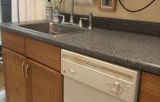 1 bed, 1 bath, 1,000 sqft, $2,200, Unit 18