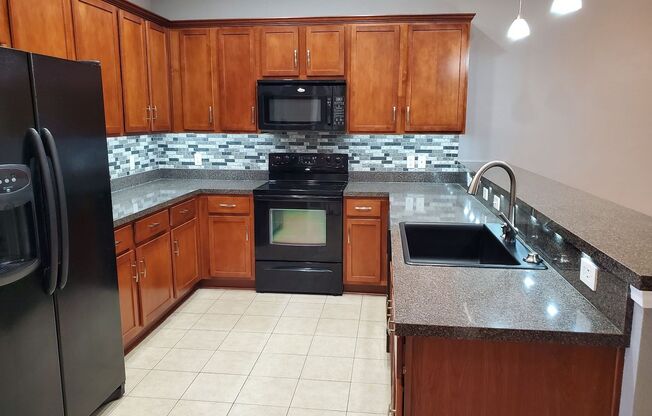 *Available Now* 3 Bedroom, 2bath townhome in the Highlands with a great lagoon view!