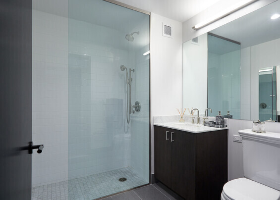 21 W AVE 2107