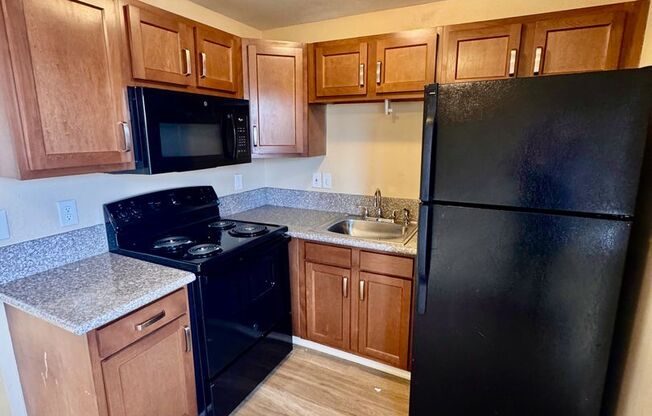 2 beds, 1 bath, 750 sqft, $1,250, Unit 27