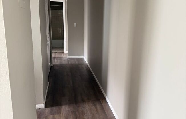 2 beds, 1 bath, $1,200, Unit 1053306
