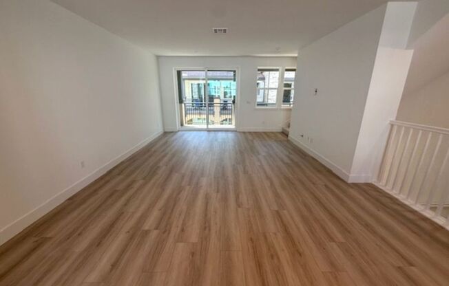 Brand New Townhome in Moonstone Community – Be the First to Live Here!