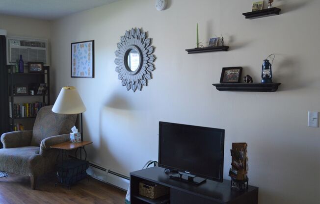 1 bed, 1 bath, 550 sqft, $1,150, Unit 203