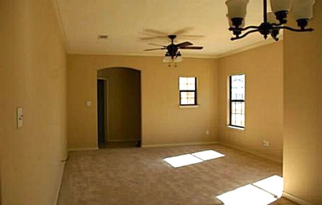 AUGUST 2026 PRE-LEASE! 3 bed, 2 bath in Spring Creek Gardens