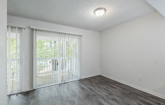 2 beds, 2 baths, 1,016 sqft, $1,195, Unit 2-13B