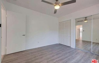 1 bed, 1 bath, 750 sqft, $2,575, Unit B