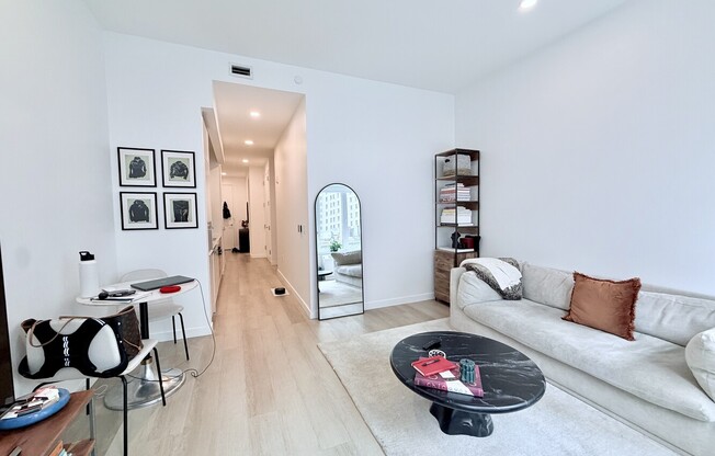 Studio, 1 bath, $5,050, Unit 423