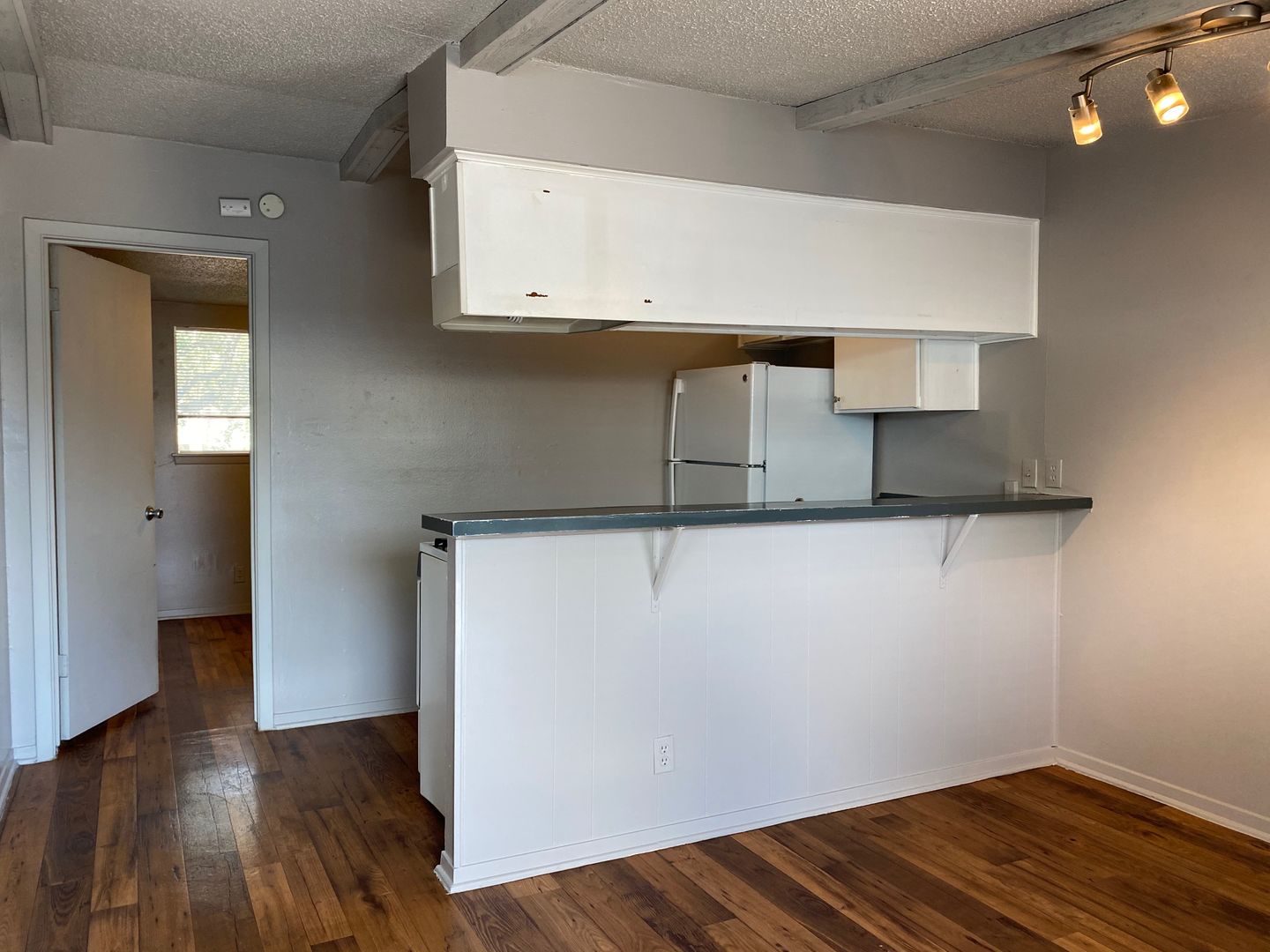 Great one bedroom in Hyde Park!
