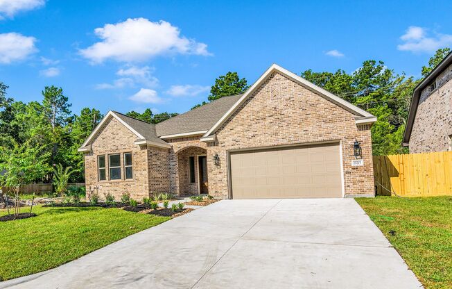 Be the First to Live in this Stunning Custom Build!     This beautiful, never-lived-in 4-bedroom, 4-bathroom detached 2,720 sqft. home is located in the highly sought-after Walden on Lake Houston subdivision. This desirable new construction boasts modern