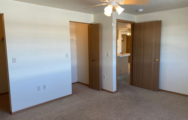 1 bed, 1 bath, 950 sqft, $949.99, Unit 525-03