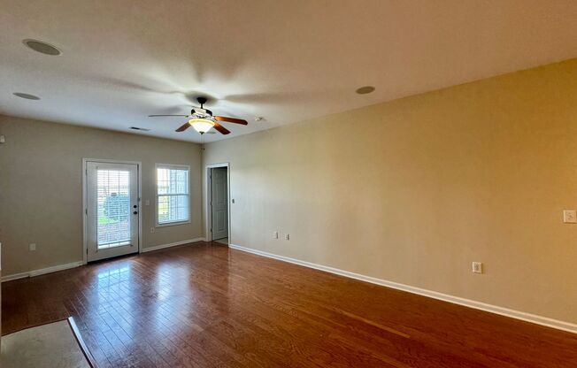 2 beds, 2 baths, $1,300