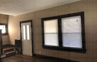 2 beds, 1 bath, $925