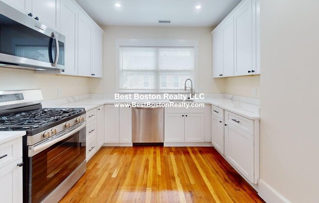 76 BOWEN AVE
