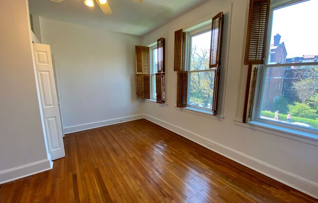 2 beds, 1 bath, 1,000 sqft, $1,948, Unit 3035 N. Calvert St. C4