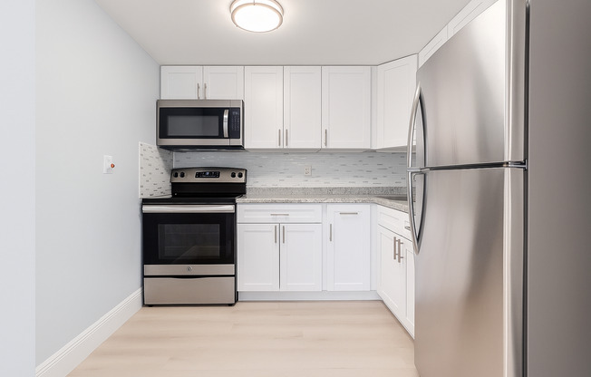 2 beds, 1 bath, 800 sqft, $2,050, Unit 02