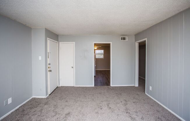 2 beds, 1 bath, 850 sqft, $775