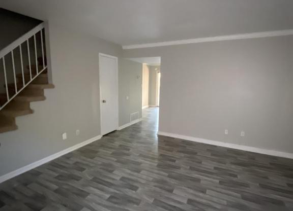 2 beds, 2 baths, 1,300 sqft, $1,350