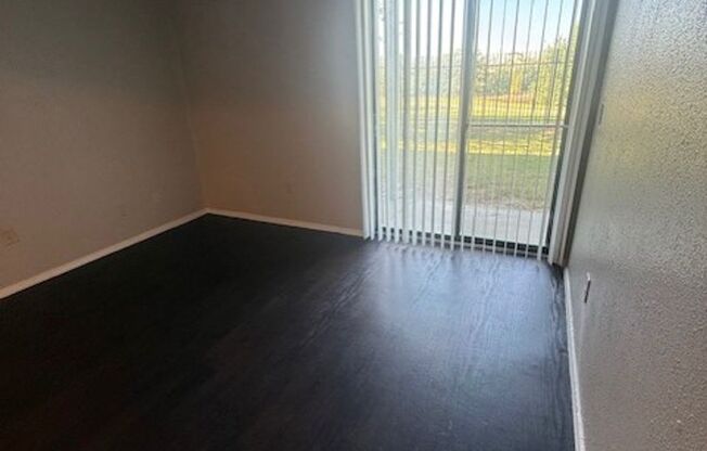 2 beds, 1 bath, 858 sqft, $820, Unit 2703-103