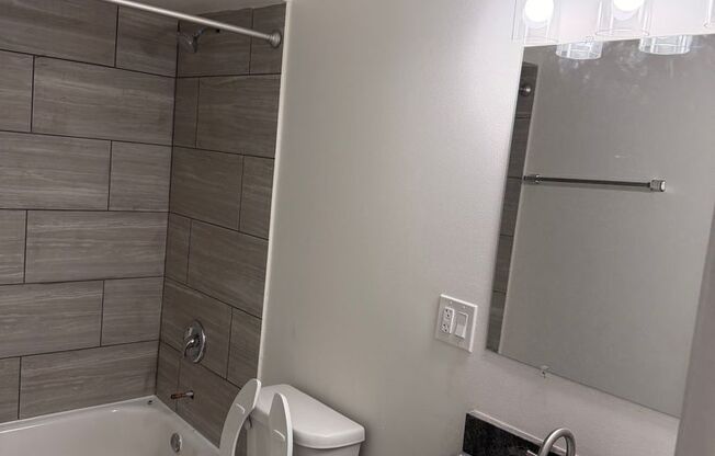 1 bed, 1 bath, 765 sqft, $1,460, Unit Building 12-1C