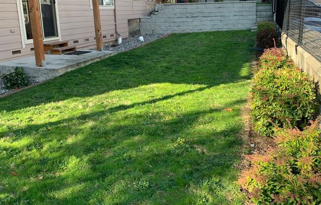 3 beds, 2 baths, 1,434 sqft, $2,450, Unit B110