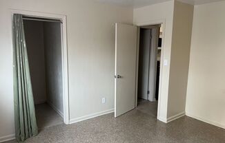 2 beds, 1 bath, $900, Unit 829-01