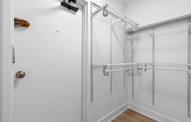 1 bed, 1.5 baths, 667 sqft, $2,400, Unit 24B