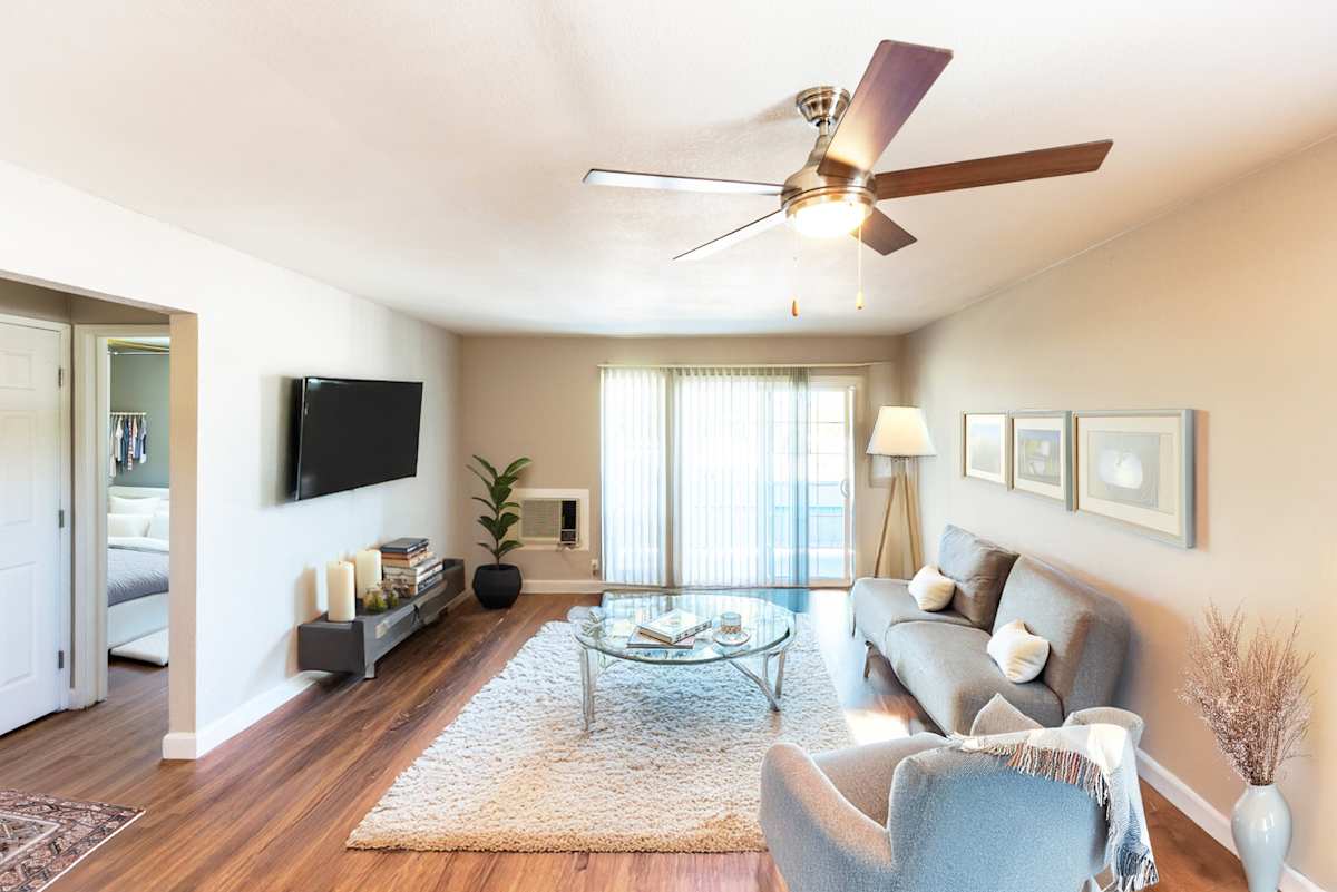 Welcome to St Moritz Apartments