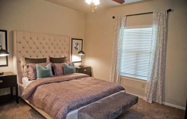 King Size Bedroom at The Manor Homes of Eagle Glen, Missouri