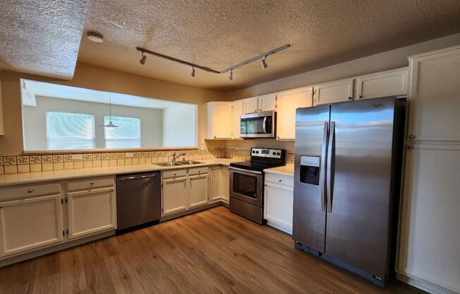4044 Painted Pony Cir