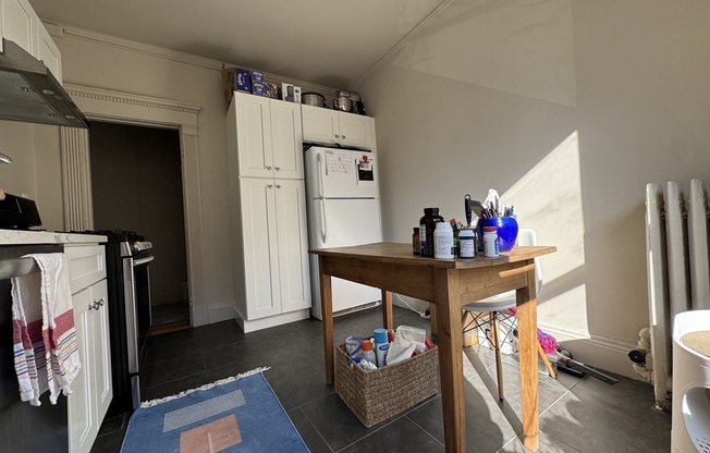 1 bed, 1 bath, 675 sqft, $3,600, Unit 207
