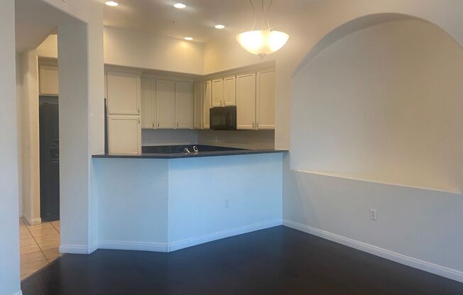 2 beds, 2 baths, $1,650, Unit 116