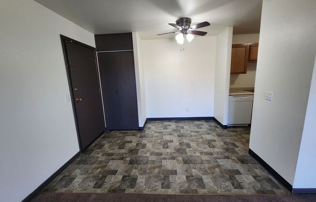 1 bed, 1 bath, 700 sqft, $1,200, Unit 2