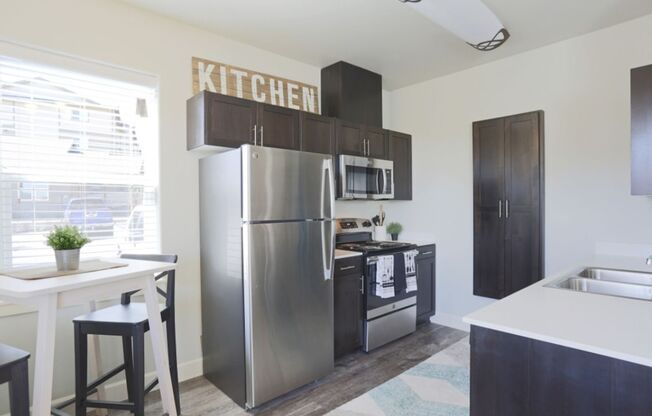 1 bed, 1 bath, 728 sqft, $1,475, Unit 137