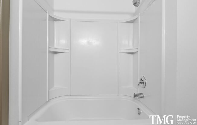 Studio, 1 bath, 528 sqft, $1,400, Unit 402