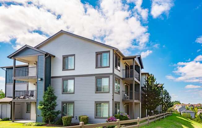 the preserve at ballantyne commons apartment homes with balconies