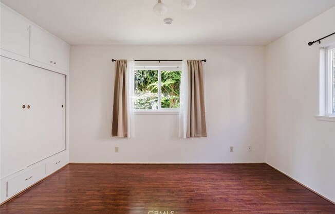 3131 PERLITA AVE