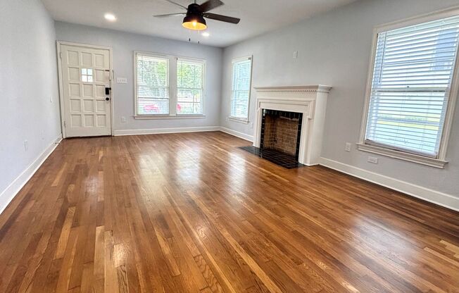 AMAZING 2 Bedroom / 1 Bath Home!