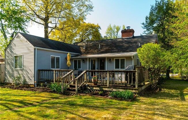 Sauer's Garden Gem: Lovely 3 Bedroom, 1.5 Bathroom Rancher!