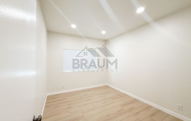 2 beds, 2 baths, 1,000 sqft, $2,450, Unit 215