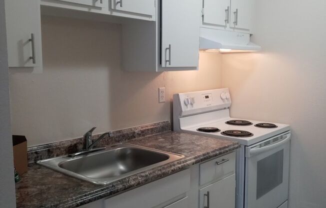 1 bed, 1 bath, 620 sqft, $1,200, Unit 3220 P