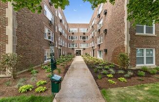7638 N Eastlake Ter