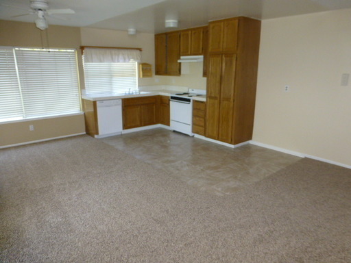 Tempo Tract Community 3 Bedroom Rental Home in Valencia!