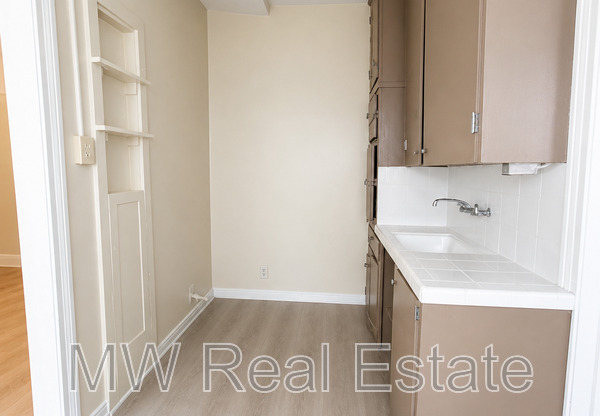 4017 W 28 ST