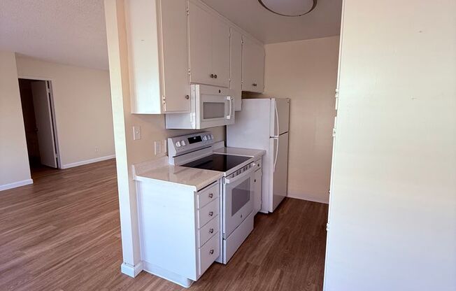 2 beds, 2 baths, $2,750, Unit 11