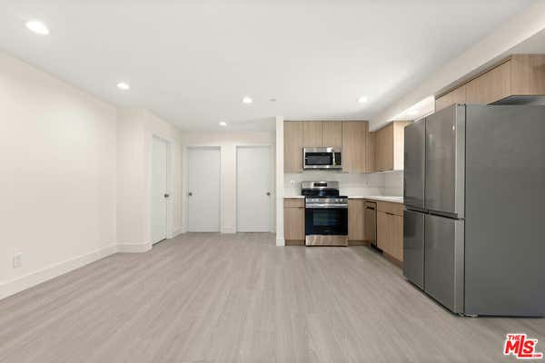 2 beds, 1 bath, 700 sqft, $2,250