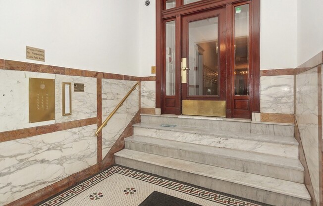 35 Queensberry St