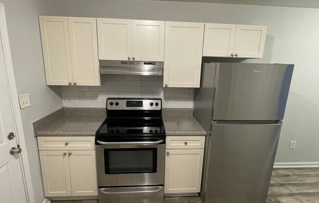 5913 Lone Oak