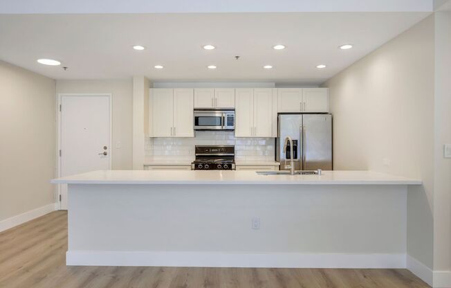 2 beds, 1 bath, 970 sqft, $2,795, Unit 302