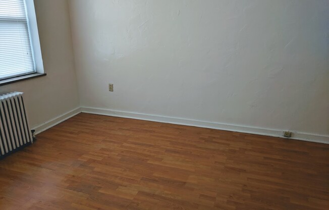 2 beds, 1 bath, $1,775, Unit 209C