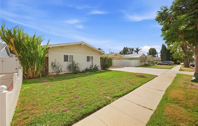 5 beds, 3.5 baths, 2,914 sqft, $5,500